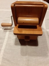 GRATTUGIA VINTAGE IN LEGNO A