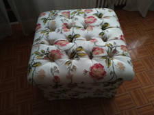 Pouf capitonnè tappezzeria artigianale lusso,con tessuto pregiatissimo floreale.