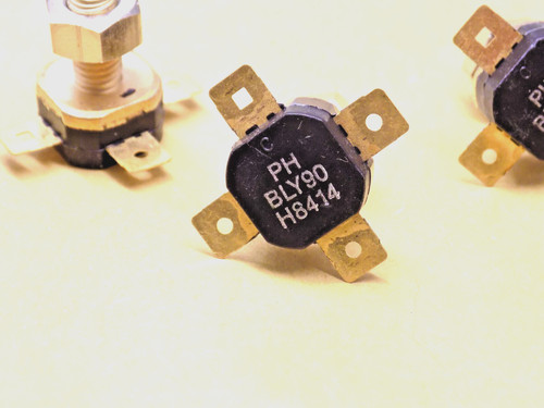 Bly90 philips transistor - bly90,