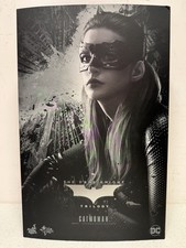 Hot Toys Catwoman Figura Scala