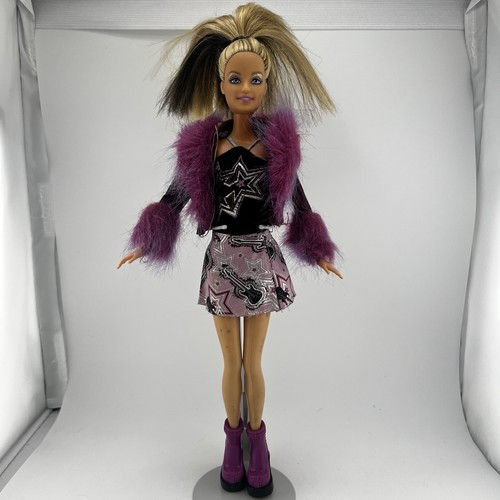 Barbie fashion show 2004 solo - barbie,