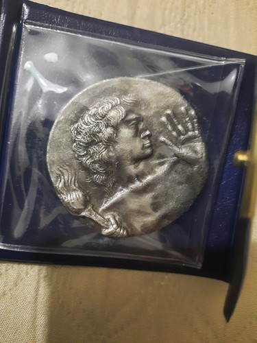 Medaglia autore greco - autore, e.greco