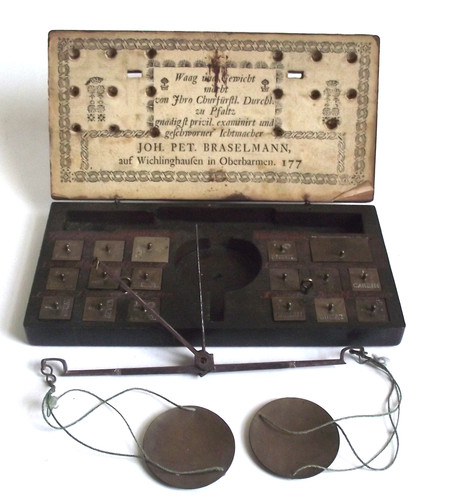 Antica scatola set - , bilancia