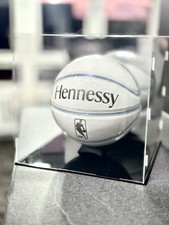 Hennessy NBA basket bianco