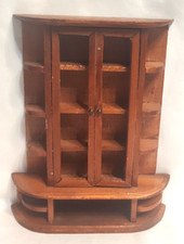 Casa delle bambole in legno