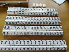 Mah Jong. Set completo di custodia in legno.