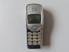 Nokia 3210 con guscio GSM -