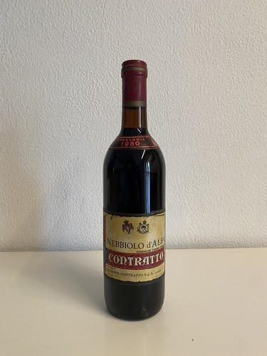 Vino nebbiolo alba - nebbiolo, d’alba