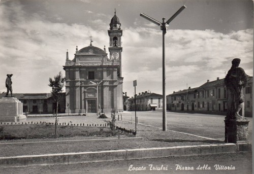 Milano locate triulzi piazza - milano,