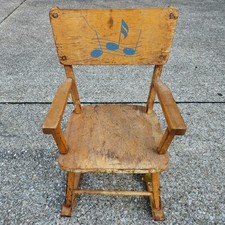 Sedia a dondolo musicale in