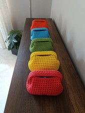 Borse da donna lavorate a