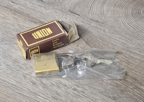 Vintage brass union 3104 - union, pin