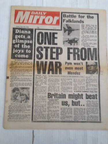 Daily mirror newspaper - newspaper, 23