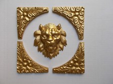 Set quattro angoli con leone