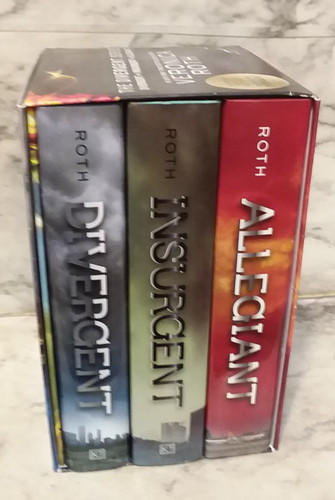 Divergent series hardcover - divergent,