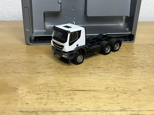 Herpa 310529 iveco trakker - herpa,
