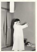 B2 -  Foto Photo Fotografia Anni 60 - Bambina Vestaglia Braccia Aperte