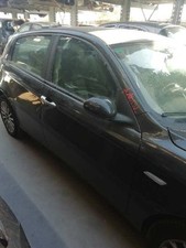 FRONT RIGHT DOOR / 5P / 932418