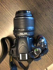 nikon D3200 usata+due obiettivi originali+batteria+caricabatterie+filtro+zaini