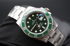 Rolex Submariner Date 40 mm verde Hulk 116610LV scatola e documenti