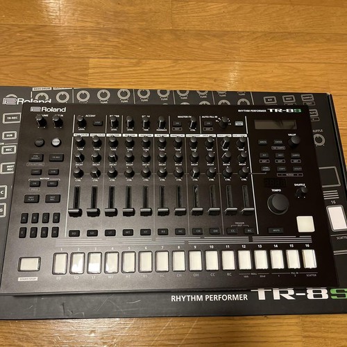 Roland rhythm performer - roland, tr-8s