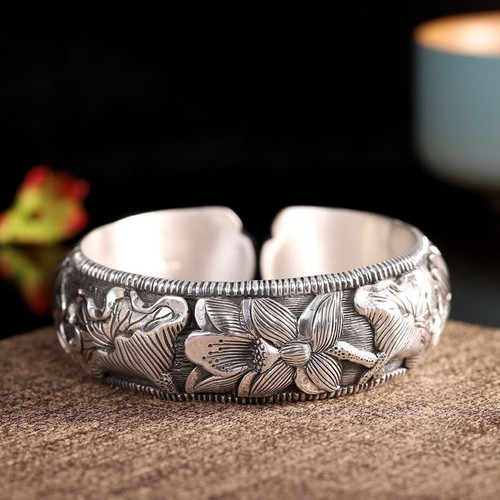 Bracciale rilievo loto - in,