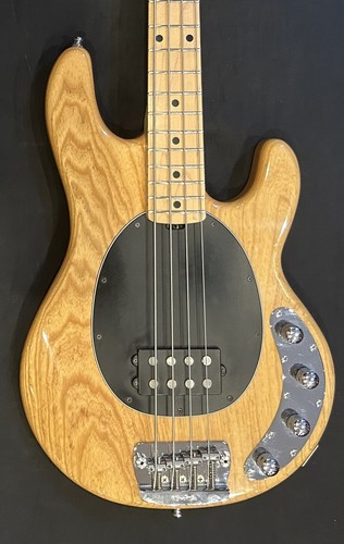 Music man stingray basso - music,