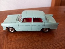 DINKY TOYS PEUGEOT 404