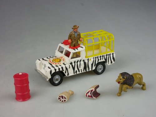 Corgi toys land - corgi, rover