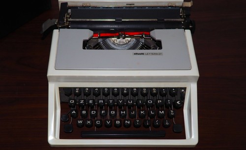 Macchina scrivere - scrivere,