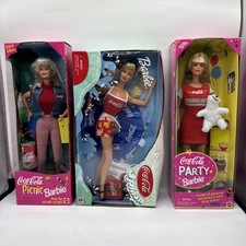 Lotto X3 Bambole Barbie Mattel Edizione Speciale Coca-Cola anni 90 22964 19626 25590