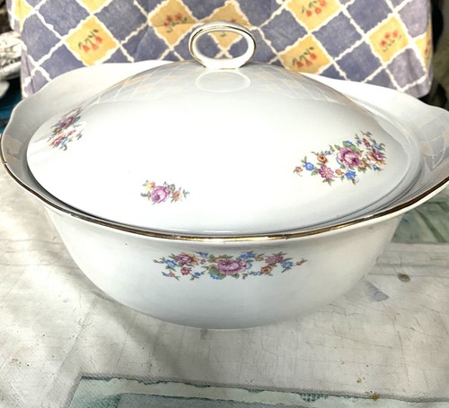 Zuppiera con coperchio - , richard