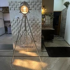Lampada da terra fatta a mano