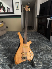 Basso elettrico 4 corde fatto a mano Fretless