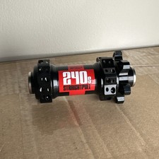 Mozzo disco anteriore DT Swiss 240 S 6 bulloni 15x100 28h 129g trazione dritta prezzo consigliato £180