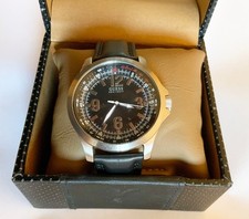 "Orologio uomo GUESS" - Cassa in acciaio - Cinturino in pelle - Movimento Japan