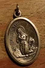 Médaille Religieuse Ancienne Ste Bernadette  Lourdes Vierge Marie 
