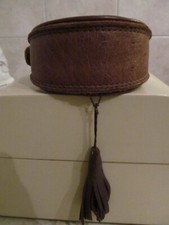 Collare levriero/whippet in pelle marrone con nappina. Artigianale Mr. Wolf.