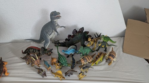 Pacchetto giocattoli dinosauri