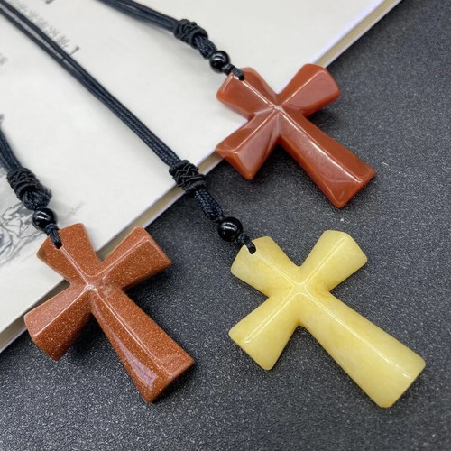 Collana con ciondolo croce
