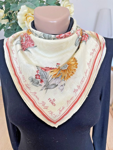 Foulard/Carré/bandana/mouchoi