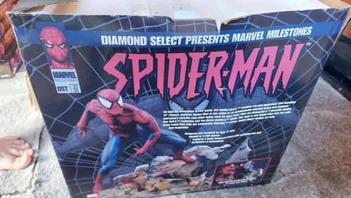 Spiderman statue diamond - statue,