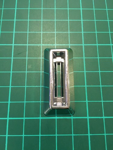 Coin entry metal fente - /,