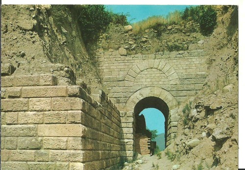 Ascea velia scavi porta - ascea,