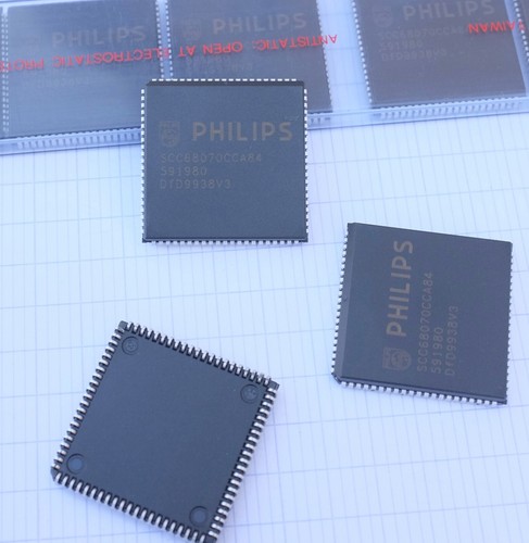 Philips scc68070cca84 risc - philips,