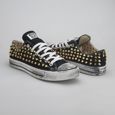 Converse bassa nera borchiata