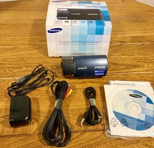 Videocamera zoom digitale Samsung Full HD portatile 20x HMX-Q10UN/XAA, scatola aperta