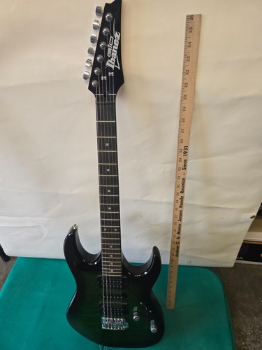 Chitarra elettrica con - chitarra,