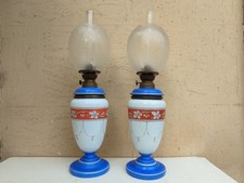 ANTICA COPPIA DI LUMI FRANCESI BASI IN VETRO OPALINE NAPOLEONE DECORATI A MANO