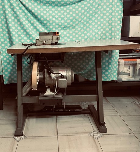 Macchina per cucire tagliacuci - per,